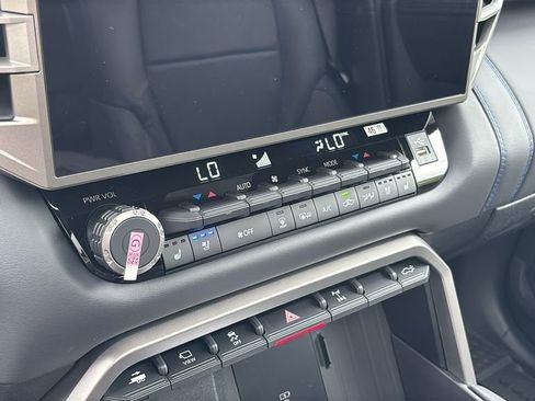 New 2026 Toyota Tundra Platinum w/ TRD Off-Road Package AWD/4WD image 23