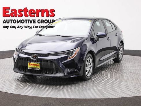 Used 2022 Toyota Corolla LE image 1