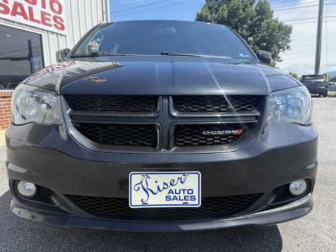 Used 2017 Dodge Grand Caravan GT FWD image 3