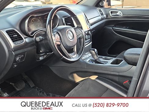 Used 2020 Jeep Grand Cherokee Laredo w/ Laredo X Package RWD image 10