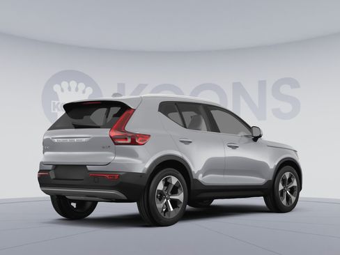 Used 2024 Volvo XC40 B5 Plus w/ Climate Package AWD/4WD image 4