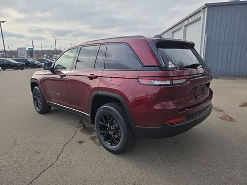 New 2025 Jeep Grand Cherokee Altitude image 5