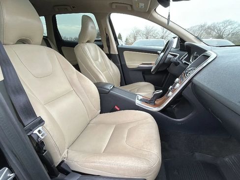 Used 2017 Volvo XC60 T5 Inscription w/ Preferred Option Package image 12