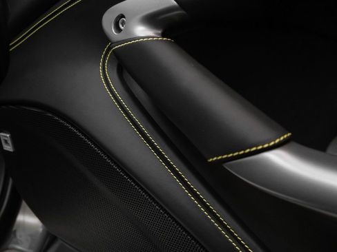 Used 2022 Ferrari F8 Tributo Base image 32