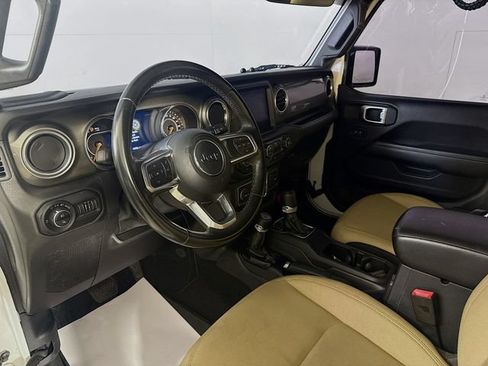 Used 2020 Jeep Gladiator Overland AWD/4WD image 11