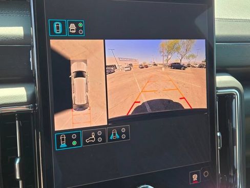 Used 2026 GMC Yukon Denali w/ Sun & Power Step Package AWD/4WD image 32