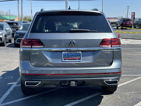 Certified 2022 Volkswagen Atlas SE image 6