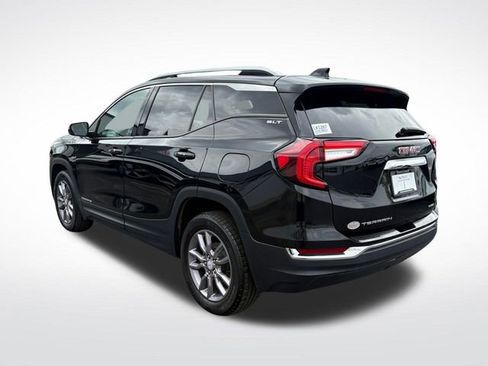 Used 2023 GMC Terrain SLT image 4