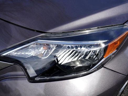 Used 2018 Nissan Versa Note S FWD image 10