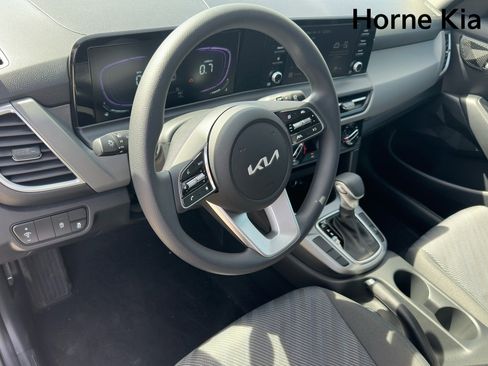 New 2026 Kia Seltos LX FWD image 11