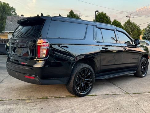 Used 2023 Chevrolet Suburban RST w/ Luxury Package AWD/4WD image 3
