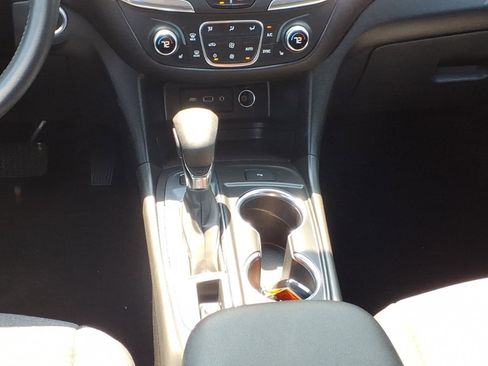 Used 2022 Chevrolet Equinox LT AWD/4WD image 24