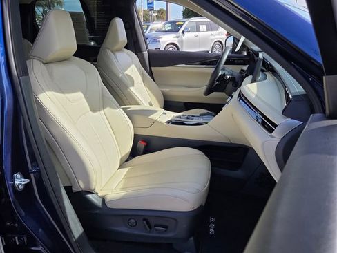 Used 2025 INFINITI QX60 Pure w/ Cargo Package image 23