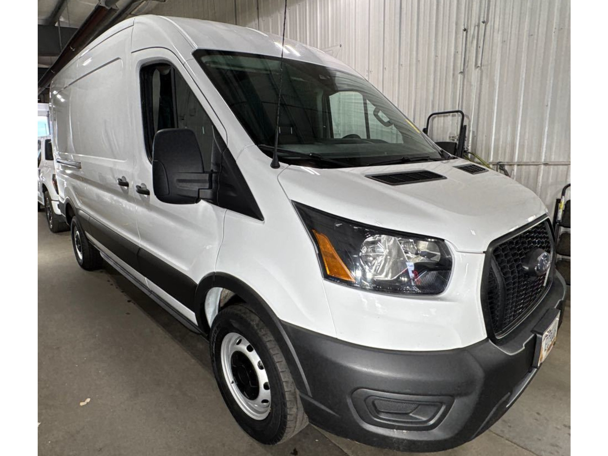 Used 2023 Ford Transit 250 Medium Roof RWD image 1