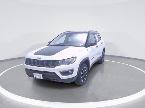 Used 2021 Jeep Compass Trailhawk image 2