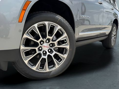 New 2026 GMC Yukon Denali w/ Denali Reserve Package AWD/4WD image 2