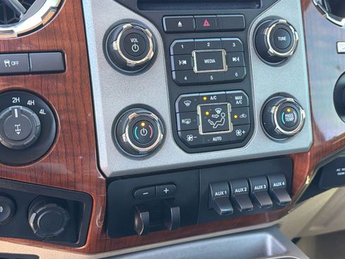 Used 2016 Ford F250 King Ranch w/ FX4 Off-Road Package AWD/4WD image 14