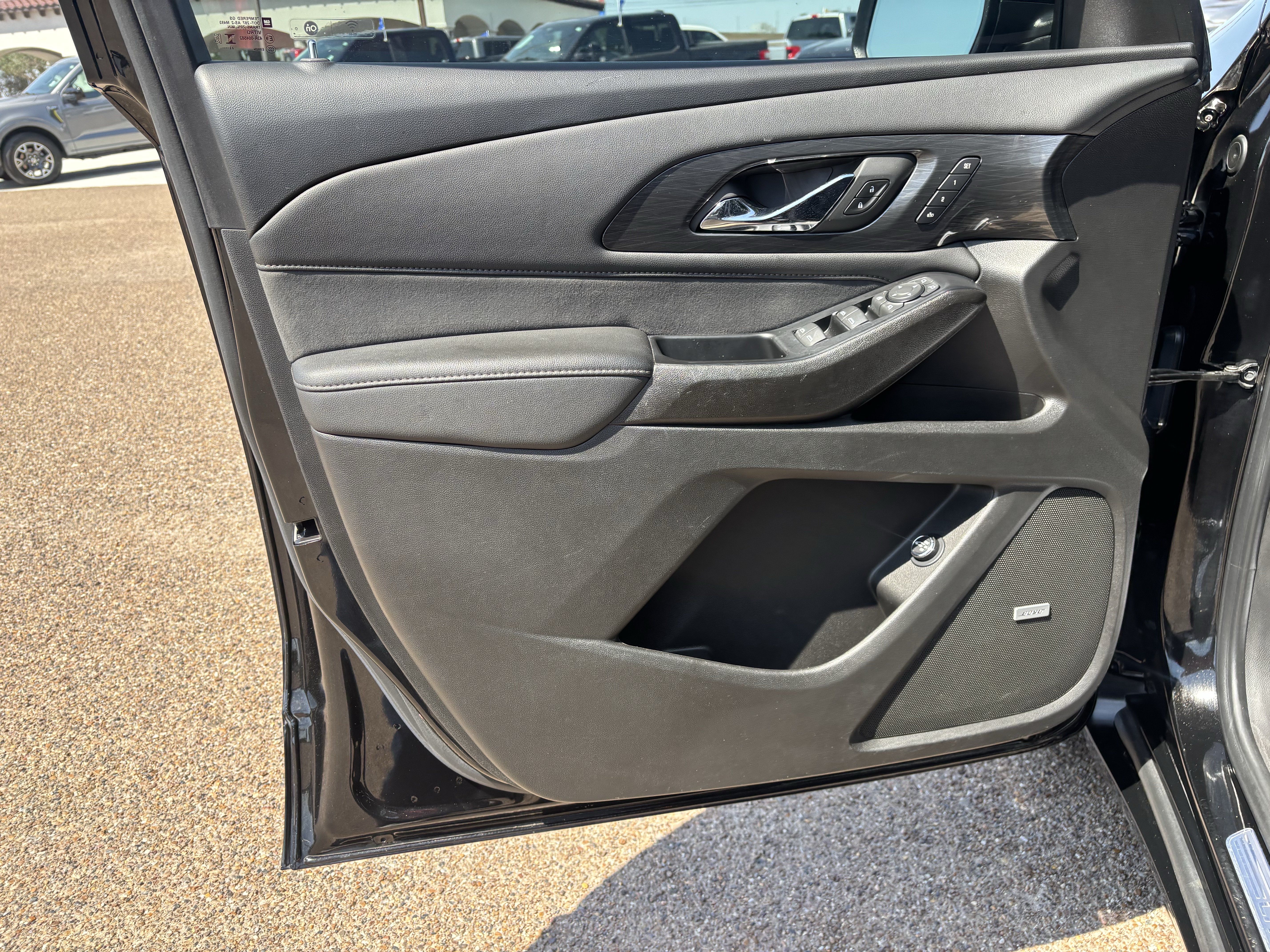 Used 2023 Chevrolet Traverse High Country w/ LPO, Floor Liner Package FWD image 7
