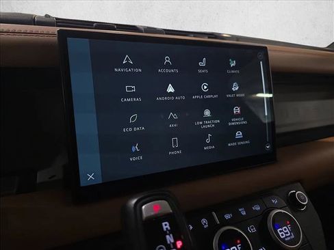 Certified 2023 Land Rover Defender 110 SE image 20