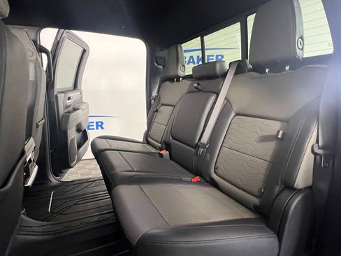 Used 2025 Chevrolet Silverado 2500 ZR2 w/ Technology Package AWD/4WD image 15