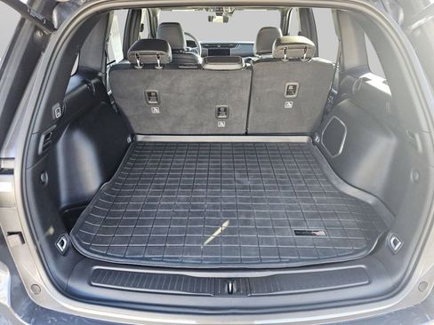 Used 2025 Jeep Grand Cherokee Limited w/ Luxury Tech Group II image 28