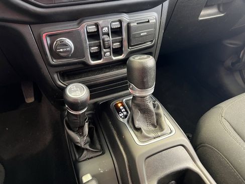 Used 2021 Jeep Wrangler Unlimited Sport image 28