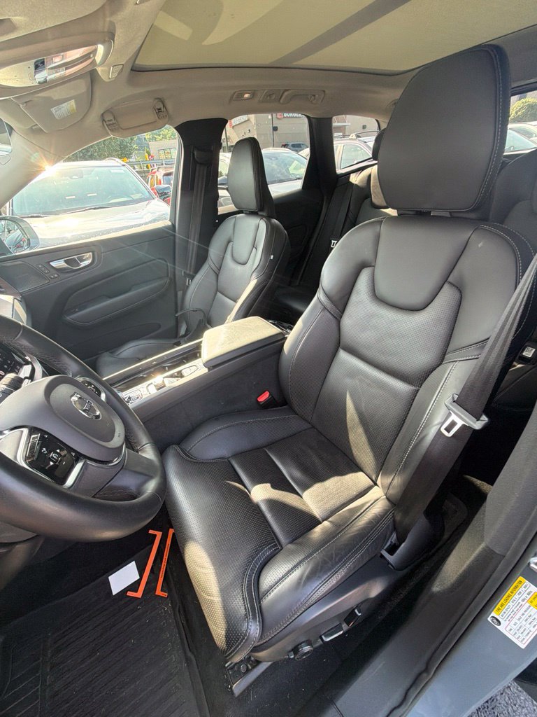 Used 2023 Volvo XC60 B6 Ultimate AWD/4WD image 13