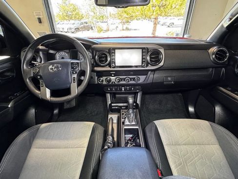 Used 2020 Toyota Tacoma TRD Off-Road w/ Technology Package AWD/4WD image 16
