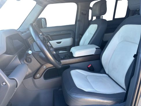 Used 2023 Land Rover Defender 110 X-Dynamic SE image 9