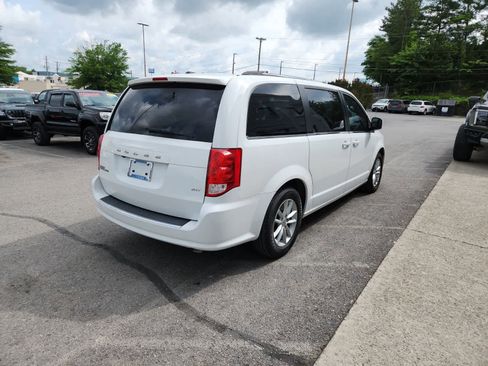 Used 2020 Dodge Grand Caravan SXT FWD image 5