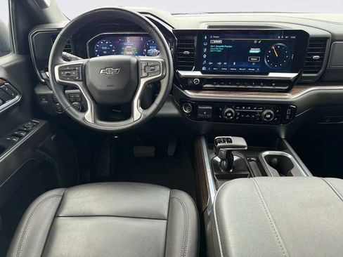 Used 2025 Chevrolet Silverado 1500 RST w/ Convenience Package II AWD/4WD image 16