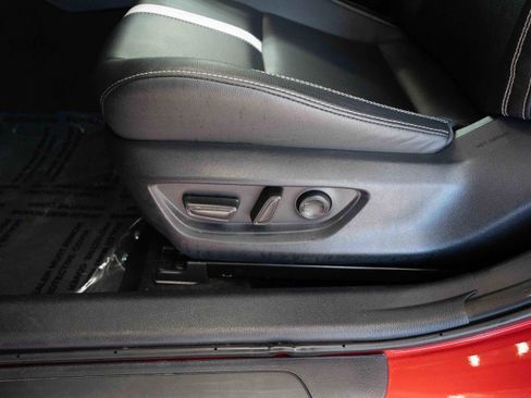 Used 2025 Toyota Camry SE image 12