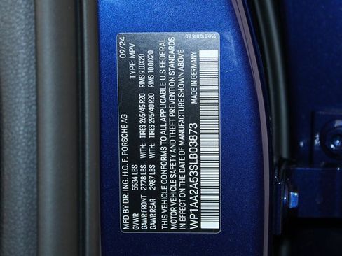 Certified 2025 Porsche Macan image 27