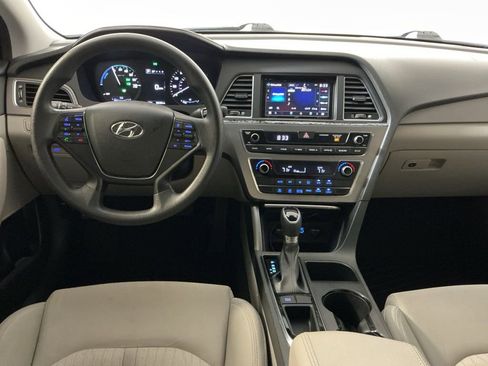 Used 2017 Hyundai Sonata SE FWD image 9
