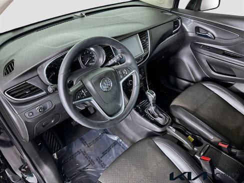 Used 2019 Buick Encore Preferred image 9