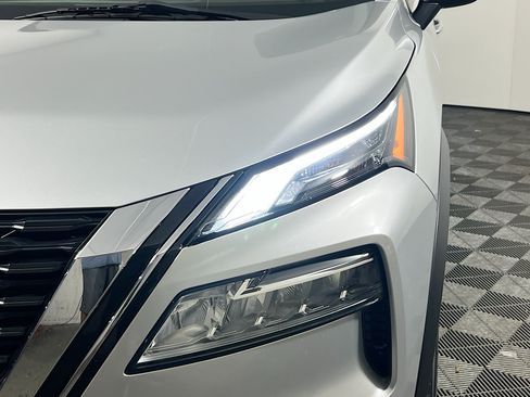 Used 2023 Nissan Rogue SV FWD image 11