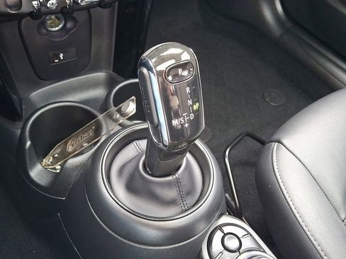 Used 2023 MINI Cooper 2-Door Hardtop image 4