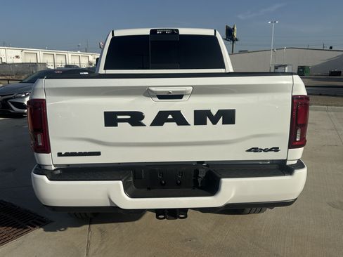 Used 2026 RAM 2500 Laramie AWD/4WD image 11
