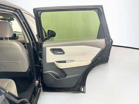 Used 2023 Nissan Rogue SV FWD image 31