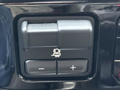 Used 2023 Chevrolet Silverado 1500 LTZ w/ Z71 Off-Road Package image 21