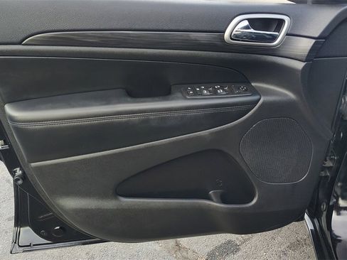 Used 2019 Jeep Grand Cherokee Altitude image 8