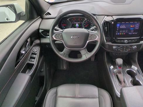 Used 2023 Chevrolet Traverse RS FWD image 19