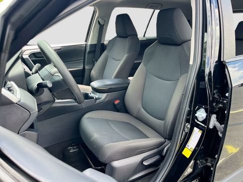 Used 2024 Toyota RAV4 LE FWD image 19