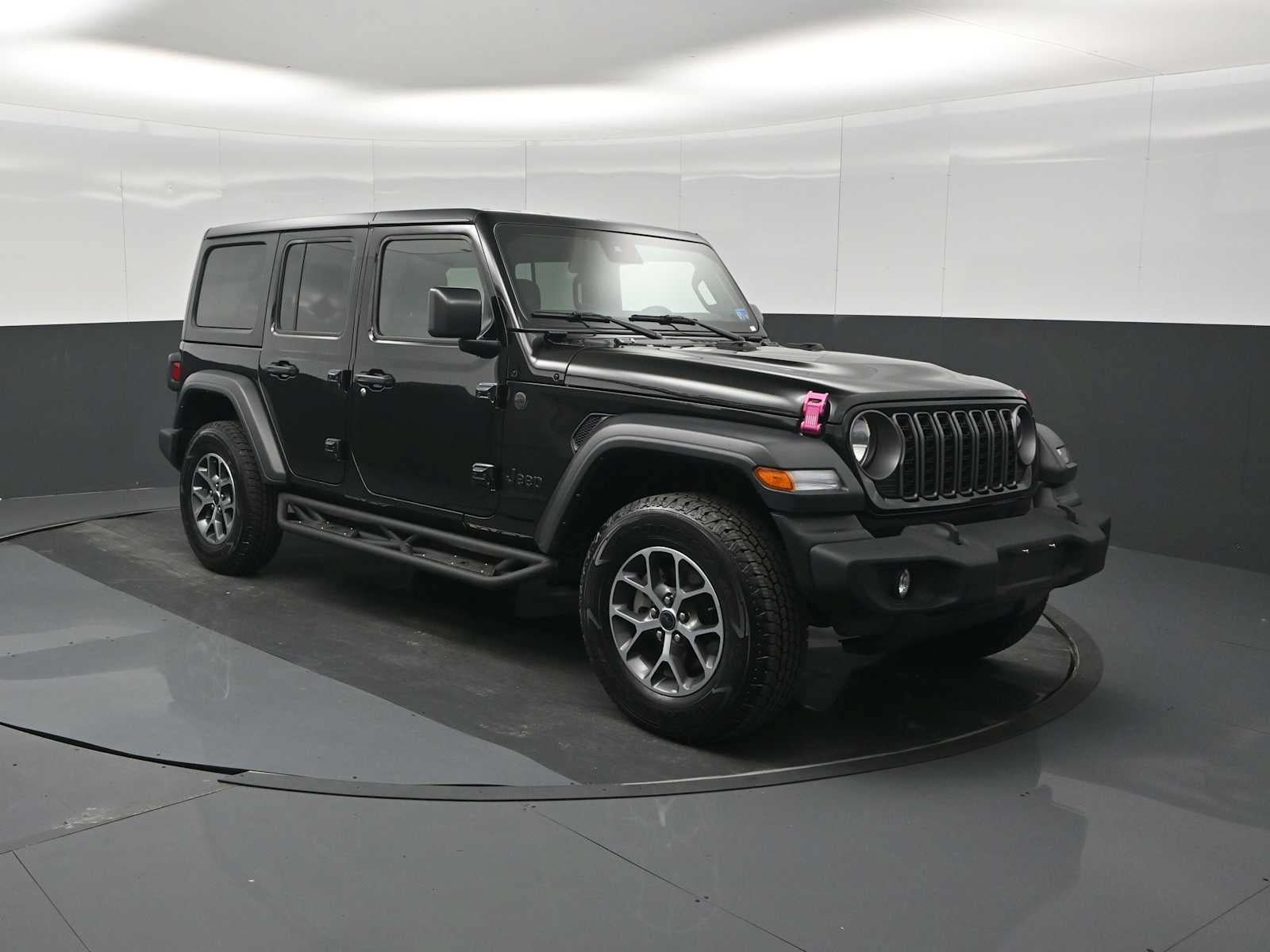 Used 2024 Jeep Wrangler Unlimited Sport AWD/4WD image 2