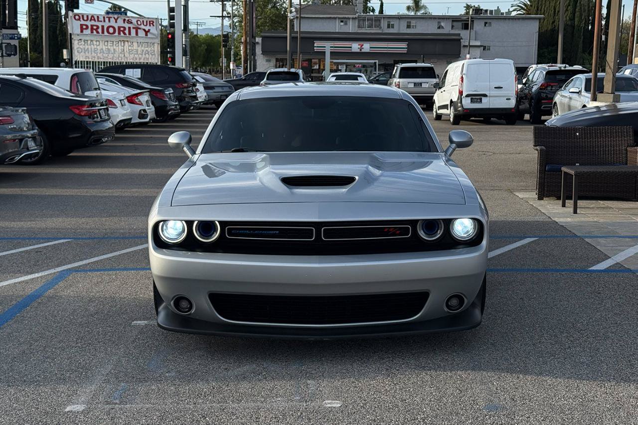 Used 2022 Dodge Challenger R/T RWD image 3