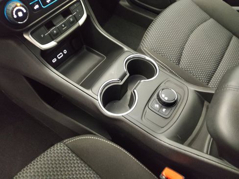 Used 2023 GMC Terrain SLE FWD image 26