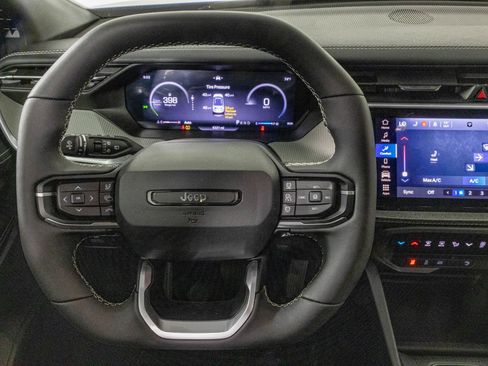 New 2026 Jeep Cherokee Laredo AWD/4WD image 26