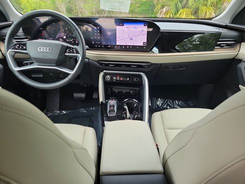 Used 2025 Audi Q5 Premium w/ 19" Wheel Package AWD/4WD image 12