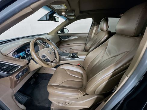 Used 2016 Lincoln MKX Reserve w/ Driver Assistance Package image 13