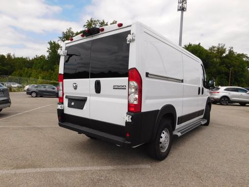 Used 2025 RAM ProMaster 2500 w/ U-Haul Equipment Group FWD image 5